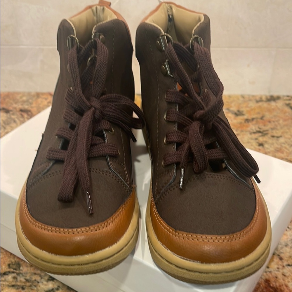 GAP Brown and Tan Kids Shoes
